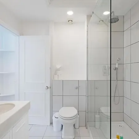 Beautiful Two Bedroom Maisonette In The Heart Of Chelsea Apartment *