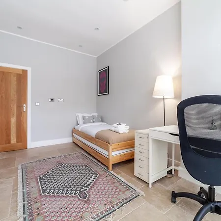 Bright Groundfloor 3br Flat, Brockley, Se Apartment London