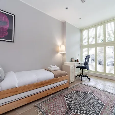 Apartment Bright Groundfloor 3br Flat, Brockley, Se London