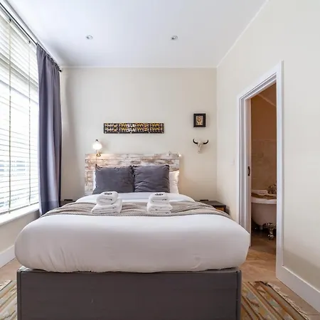 Bright Groundfloor 3br Flat, Brockley, Se Apartment London