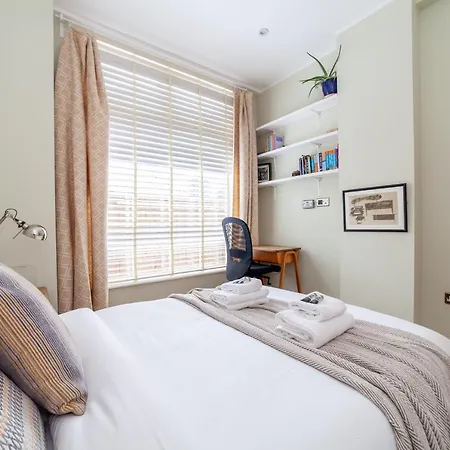 Bright Groundfloor 3br Flat, Brockley, Se Apartment *