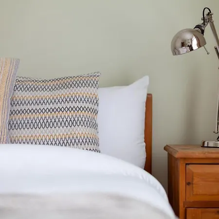 Apartment Bright Groundfloor 3br Flat, Brockley, Se