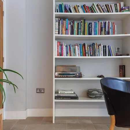 Bright Groundfloor 3br Flat, Brockley, Se Apartment London