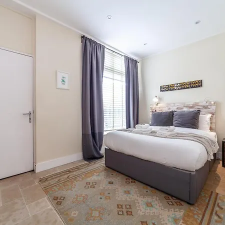 Apartment Bright Groundfloor 3br Flat, Brockley, Se