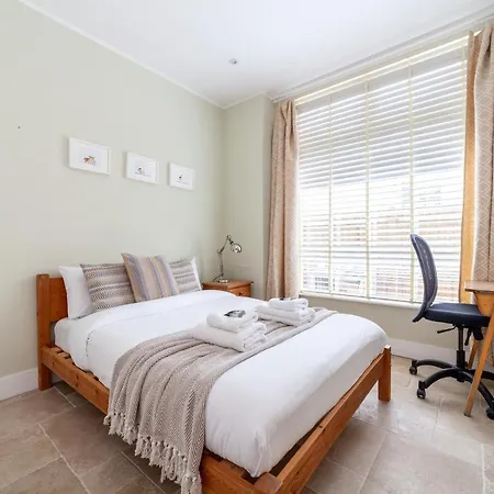 Bright Groundfloor 3br Flat, Brockley, Se London