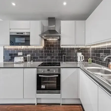 Amazing Britania 1 Bedroom Flat In Bp40