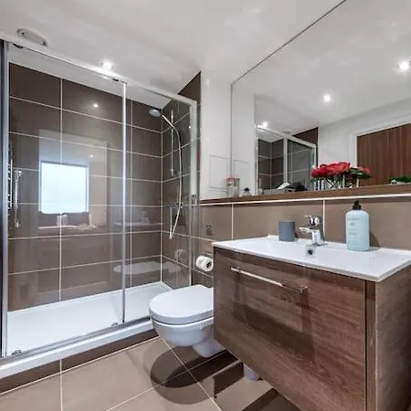 Amazing Britania 1 Bedroom Flat In Bp40 Apartment London