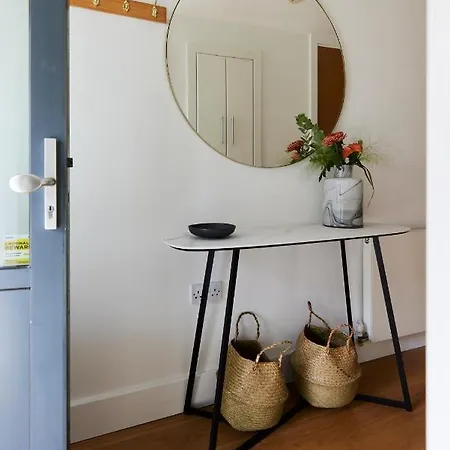 The Islington Place - Stunning 2bdr House Apartment London