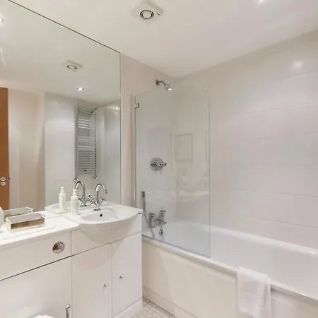 Apartment The Islington Place - Stunning 2bdr House London