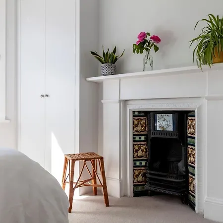 Splendid 2br Wprivate Gdn, Fulham * London