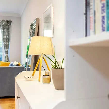 Splendid 2br Wprivate Gdn, Fulham Apartment *