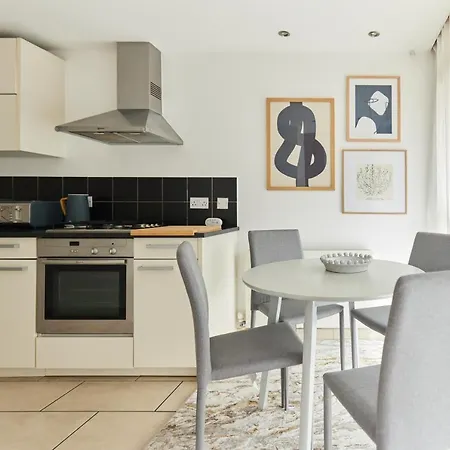 The Islington Place - Stunning 2bdr House London
