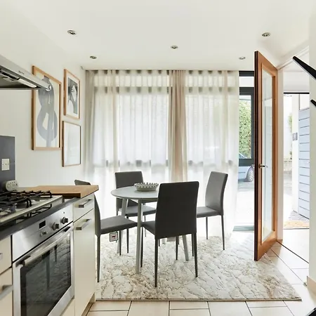 The Islington Place - Stunning 2bdr House London