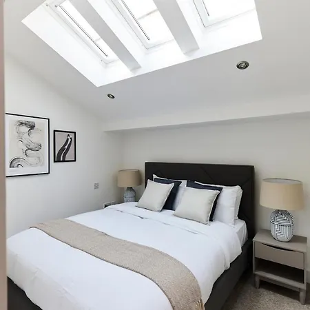 The Islington Place - Stunning 2bdr House *