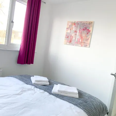 De Montfort House Holiday home London