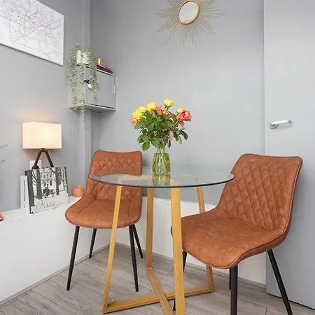 Luxury Flat In Apartment