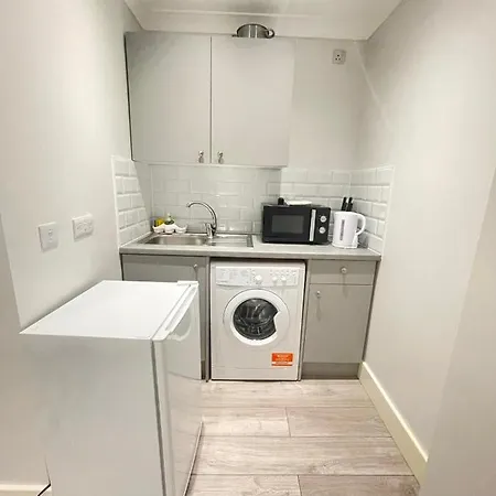 Green Lanes Apartment *