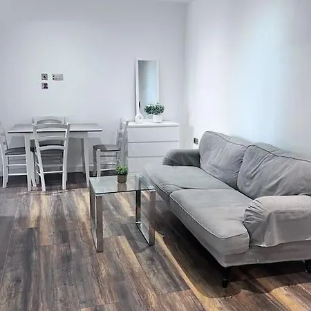 Flat 3, 417 Fulham, 2 Bedroom, 1 Bathroom Flat