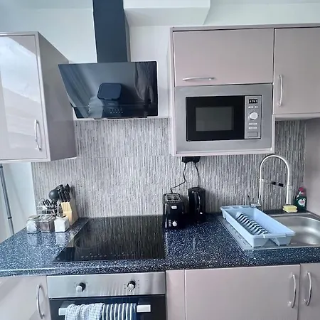 Flat 3, 417 Fulham, 2 Bedroom, 1 Bathroom Flat London