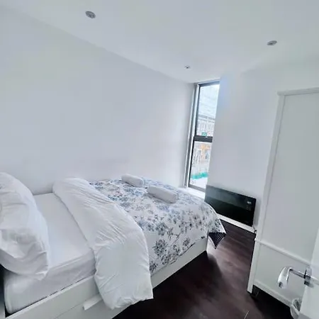 Apartment Flat 3, 417 Fulham, 2 Bedroom, 1 Bathroom Flat *