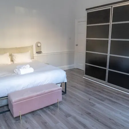 Elevency - In The Heart Of The - 1 Bed * London