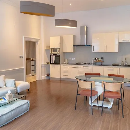 Elevency - In The Heart Of The - 1 Bed Apartment London