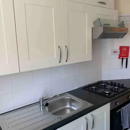 Aplacetostay Apartment, Zone 1 Cam Δωμάτια σε οικογενειακή κατοικία Λονδίνο