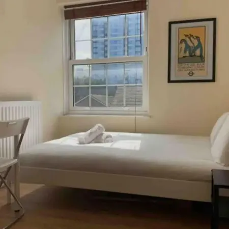 Aplacetostay Apartment, Zone 1 Dow Habitación en casa particular *