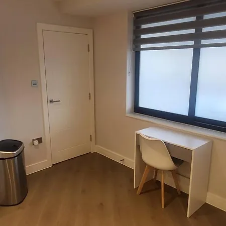 Apartment Entire Hosted By Pius Reigate