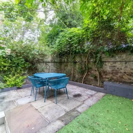 Beautifully Refurbished 2bd Flat - Earl's Court! * London