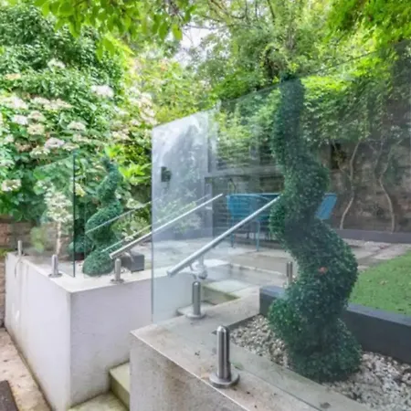 Apartment Beautifully Refurbished 2bd Flat - Earl's Court! London