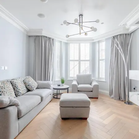Beautifully Refurbished 2bd Flat - Earl's Court! *