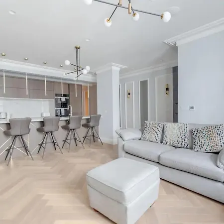 Beautifully Refurbished 2bd Flat - Earl's Court!