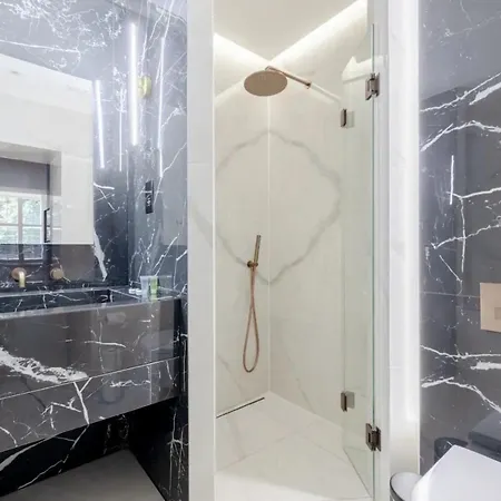 Beautifully Refurbished 2bd Flat - Earl's Court! Apartment *