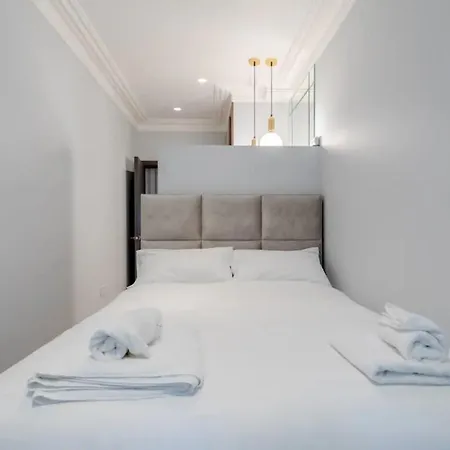 Beautifully Refurbished 2bd Flat - Earl's Court! * London