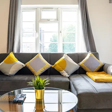 Kilburn Lighthouse Apartment