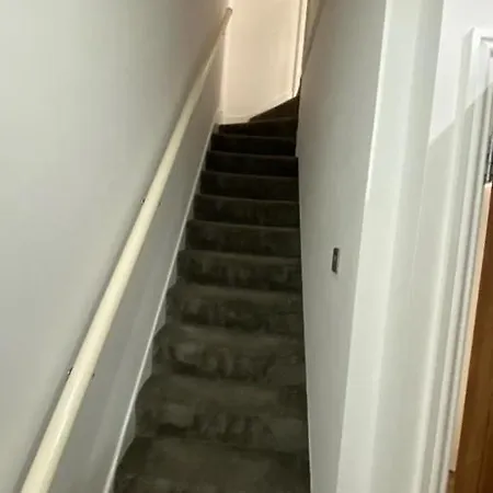 Roomy 2 Bed Flat In London Apartment Thornton Heath
