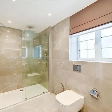 Uber Mayfair Luxury Apartment London