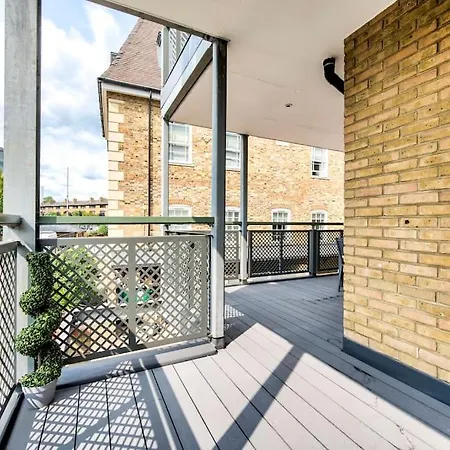 Kew Views 2br Apt By Riverside * London