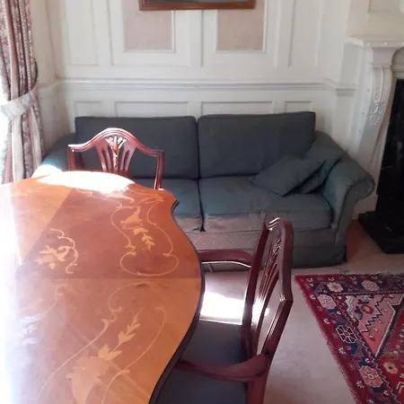 Apartment La South London