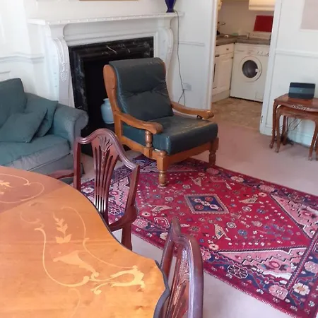 Apartment La South