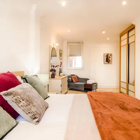 Bridge Penthouse - Luxury Apartment London