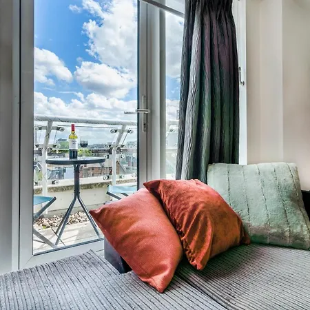 Bridge Penthouse - Luxury Apartment