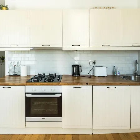 1 Bedroom Notting Hill Apartment *