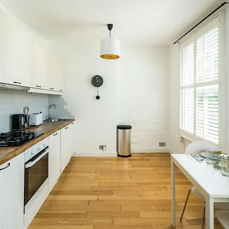 1 Bedroom Notting Hill Apartment *
