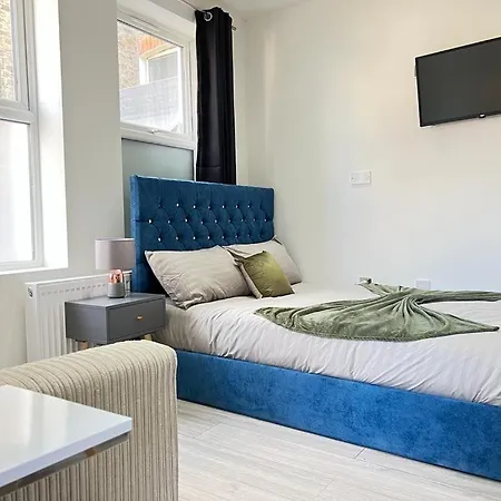 Studio Apartment London