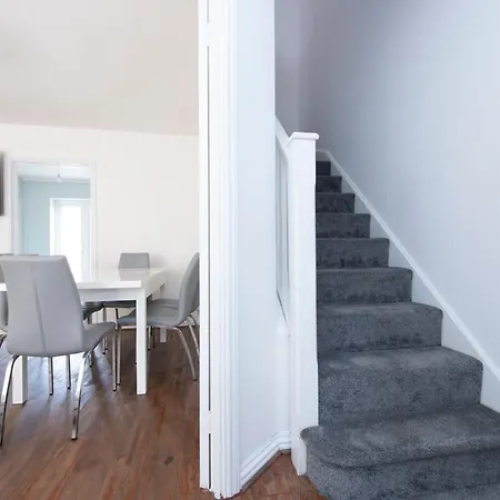 4 Bed House In Woolwich/thamesmead 6 Beds Sleeps 8 Apartment Thamesmead (Greater London)