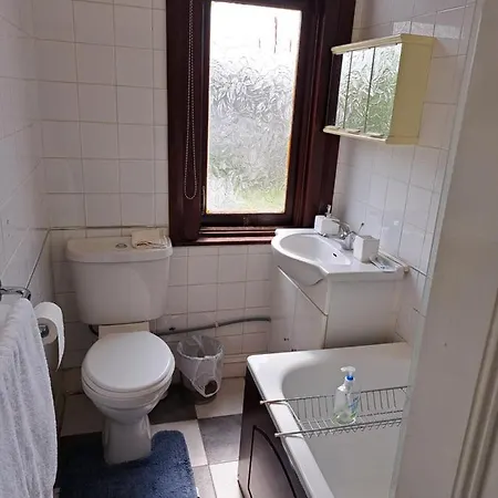 Guest house Double Available- London Seven Kings Seven Kings Train Station Ilford