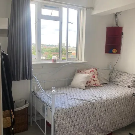 Kilburn Homestay London