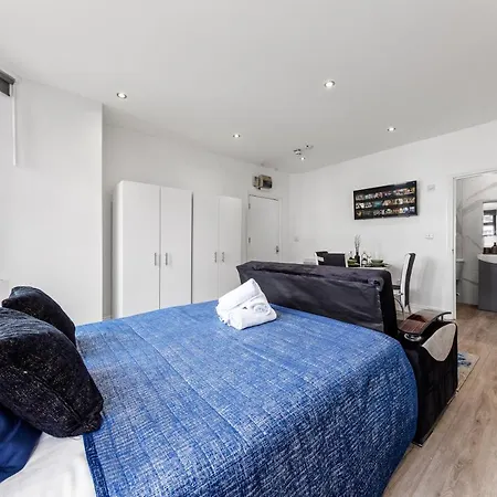 Comfy 1bdr - 30mins To Ldn - Parking The Hyde